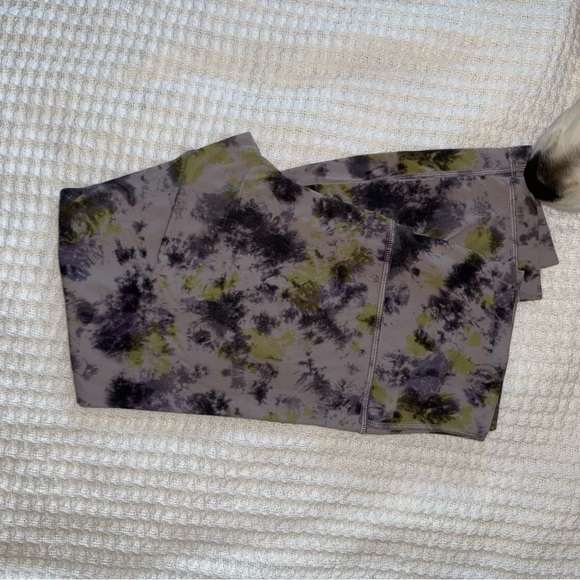 Lululemon Align Super-High-Rise Pant
Radial Tie Dye Mauve Grey Multi - Picture 3 of 7